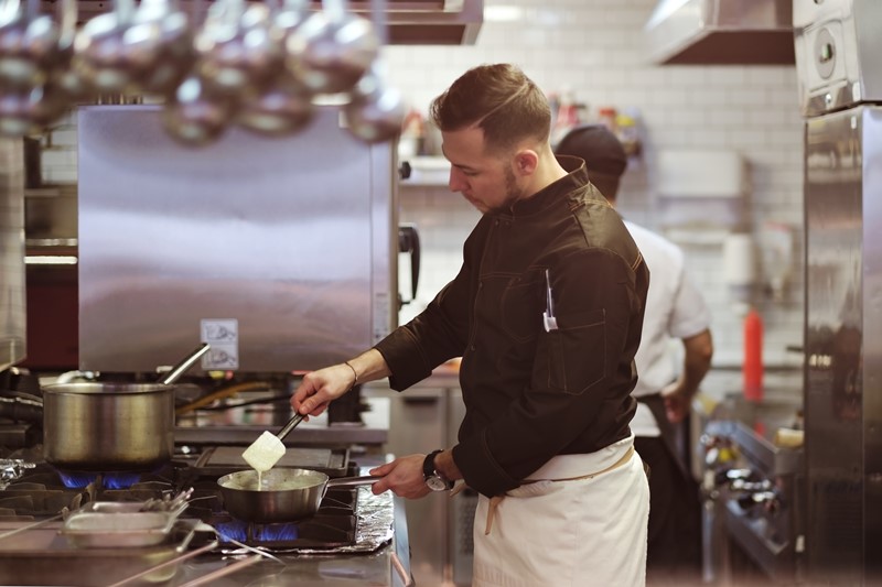 Hoe zit het met werktijden en rusttijden in de horeca?